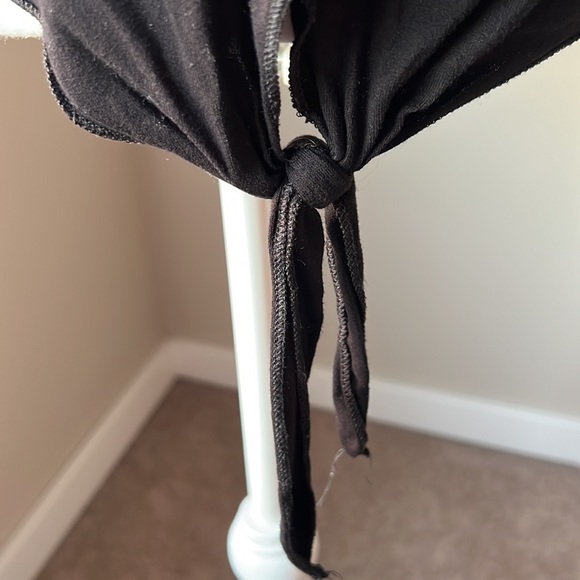 5/$25 Edista Los Angeles “Love” T-shirt with front/side tie - Picture 5 of 10